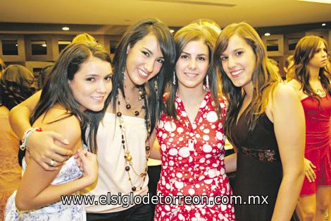 Laura, Myriam, Ma. Jose y Daniela.