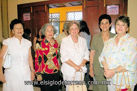 Ana María y María Aurora Revueltas, Pilar Sánchez de Barrios, Marilú Finck de Anaya y Delia Jalife de Iriarte.