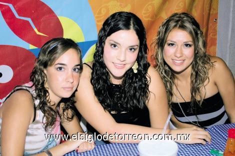 Marytere Ramírez, Osly Morado y Renata Calderón.