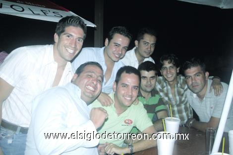 Alejandro Martínez, Ángel Ramos, Germán Fernández, Armando Valdéz, Rogelio Cuellar, Arturo Batarse, Beto Valdéz y Emilio Gutiérrez.