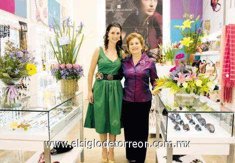 BENDICEN TIENDA DE ACCESORIOS
La propietaria Rosé Murra Farrus y la diseñadora, María Camila Mesa.