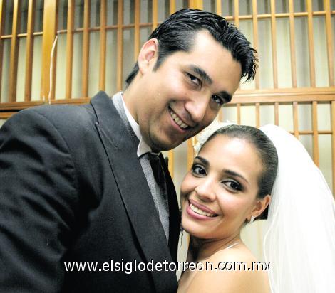 FELIZMENTE CASADOS
Humberto Hernández González y Maricarmen Chávez Villarreal.