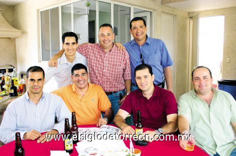 Athos O. Silva, Ramón Borrego Armendáriz, Carlos Kuri G., Ernesto Tatay, Armando Velázquez Marciano, Javier D. González y La Chiva Valadéz.