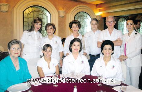 Rosario Maíz de Villarreal, Sabina Rubio de Sobrino, Rosario Lamberta de González, Marilú Finck de Anaya, Rosario González Lamberta, Eva María Maisterrena de García, Josie Reynoard de Iriarte, Leopoldo López Rodríguez, Roberto Villarreal y Yeye Romo Zozaya.