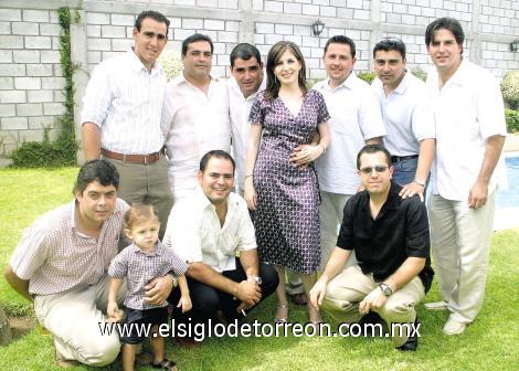 Lalo Gómez, César Chávez, Fallo Mortera, Raúl Ríos, Pollo Murillo, Luis y Emilio Puentes, Edgar Valenzuela, Héctor Mortera, Lilia de Mortera y J.L Mortera.