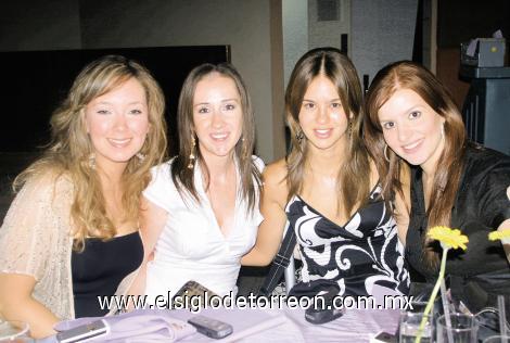 Jaqui Montes, Mónica Alarcón, Lorena Murra y Lily Fernández.