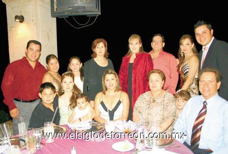 Javier Saucedo, Catalina Jubian, Alan Corral, Rebeca de Saucedo, Ivana Saucedo, Nathyeli Navar, Sandra Saucedo, Belia Pereda de Herrera, Janet y Horacio Rojo, Ofelia de Saucedo, Alexia y Javier Saucedo, Cynthia Saucedo de Herrera y Adán Herrera Pereda.