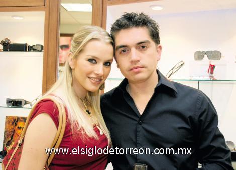 Karla Villarreal de Salazar y Luis Fernando Salazar.