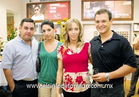 José Humberto García, Lizeth Giacomán Zablah, Gaby Villarreal y Miguel Cepeda.