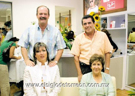 Roberto Villarreal Maíz y Patricia Vargas de Villarreal, Luis de la Rosa y Alicia de la Rosa.