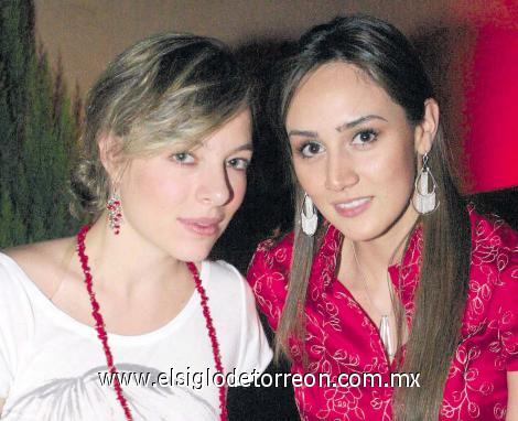 Isabel Cobo y Claudia Flores.