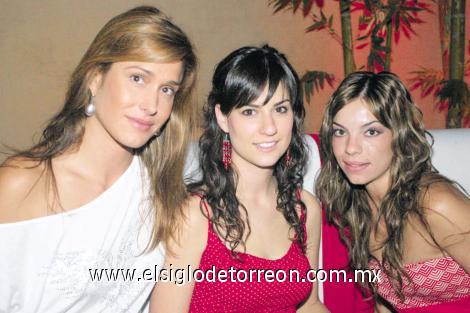 Deborah Salmón, Rosé Murra y María Sofía Cobo.