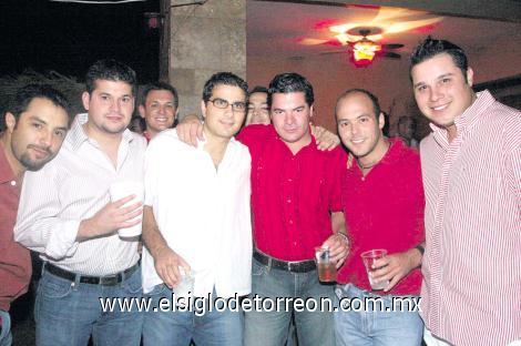 Alejandro Tavera, José Manuel González, Miguel Cepeda, Iván Garza Tijerina, Alejandro Garza, Jorge Jalife, David González y Adán Herrera