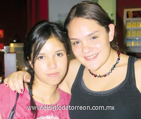 Cristy Arroyo y Noelie Cabello.