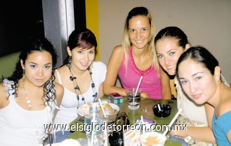 Karina Olais, Rocío Gutiérrez, Ana Lilia Valle, Ara Corrales y Sandra González.