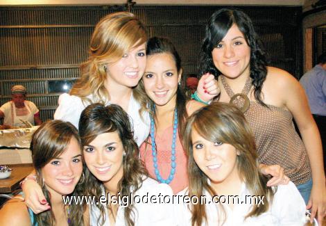 Luisa Viesca, Marinés Carrillo, Pamela de la Rosa, Montse González, Arantza Díaz y Luisa Pérez.