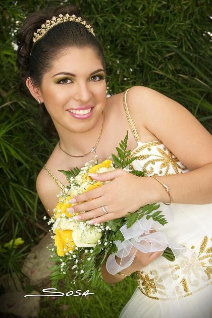 Srita. Penélope Isabel Cabrera Rodríguez celebró sus quince años con una misa de acción de gracias  en la iglesia de San Juan Bautista.