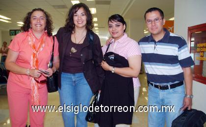 05092006 
 Tere Becerra, Fabiola Aguilar. Paco Pérez y Gaby Ramos viajaron al D.F.