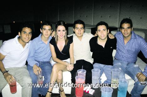 Javier Arias, Javier Belausteguigoitia, Daniela Ramos, Carlos y Hector Martínez y Alejandro Arias.