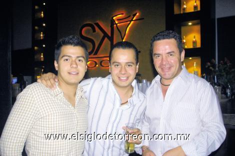 Carlos, Ricardo y Gustavo Martínez.