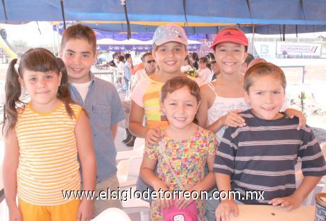 Jose Pablo, Aranza, Alejandra, Christa, Andrea y Ghaleb.