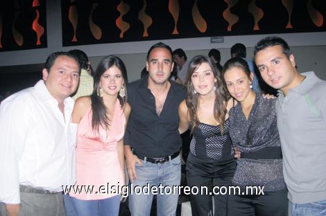 Carlos y Mariana Manjarrez, Alejandro Ortiz, Nidia Dávila, Tessy Cantu y Luis Herrera.