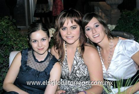 Ana Claudia López, María Julia Salazar y Titi Sánchez.