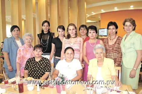 Erika Uribe de Vargas, Nena Villarreal de Vargas, Cecilia Vargas de Reyes, Verónica Arcaute de Vargas, Mariana Portal Urbina, Natalia Muñoz Vargas, Concepción Villarreal de Urbina, Lety Trujillo, Gilda Urbina de Portal, Silvia Castro de Towns, Elba Canedo y Lisset Canedo de Bartheneuf.