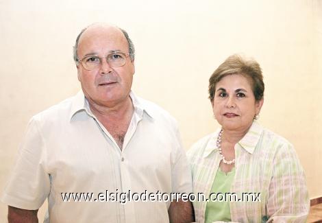 Javier Pérez Aguilera y Martha Amarante de Pérez.