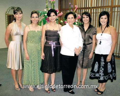 Lety Ibarra, Lety Saucedo de Ibarra, Patricia García Álvarez, Emilia Álvarez de García, Ana y Mayte García.