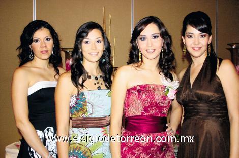 Gabriela, Verónica, Karina y Gloria Batres González.