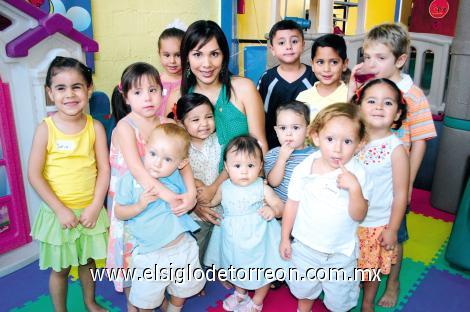 Luciana Jaime Bartoluchi con su mamá Claudia Bartoluchi de Jaime y todos sus invitados.