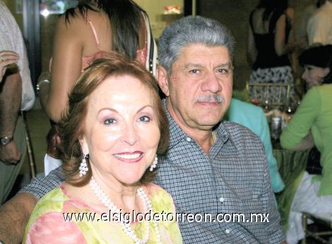 Nancy González de Kuri y Antonio Kuri Chibli.