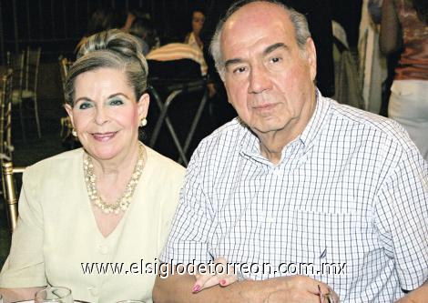 Beba Cofiño de Torres y Marcelo Torres Michel.