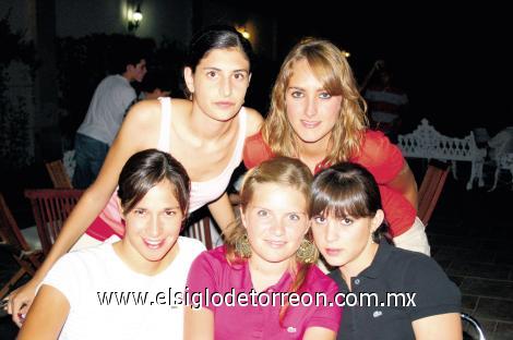 Marimar Chaman, Ale Izaguirre, Marina Fernández, Velia Rodríguez y Josie Barocio.