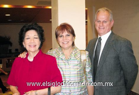 Beatriz García, Guadalupe de Estrada y Jorge Estrada.