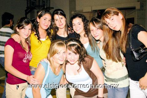 Valeria, Lety, Rosy, Nicole, Elva, Laura, Natalia, Luisa y Daniela.