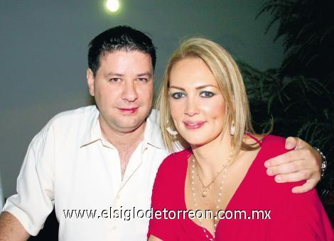 César Monárrez y Georgina Finck.