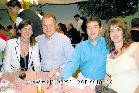 Cecina González de Sáenz, Federico Sáenz Negrete, Ernesto Quintero Pámanes y Laura Cárdenas de Quintero.