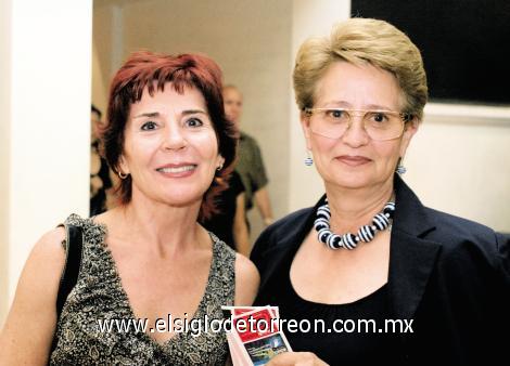 Estrella Siller y Susana Niño de Rivera.