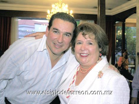 José Alberto González y Blanca Sonia de la Garza.