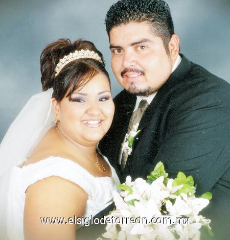 Sr. Raúl Gallegos Vega y Srita. Morayma Guadalupe Aroña Zapata, contrajeron matrimonio religioso el pasado 11 de agosto de 2006.