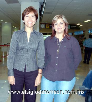 13102006 
Lorena Giacomán y Adriana Rodríguez viajaron a Tijuana.