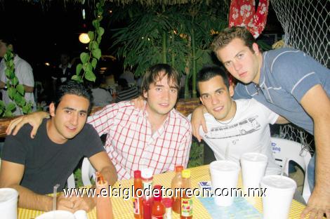 Alejandro Valles, Alejandro Teele, Moi Camacho y Carlos García.