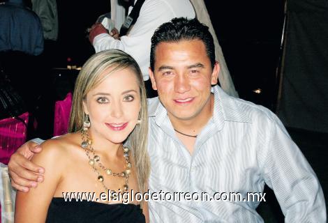 Fernanda Jaime de De la Garza y Carlos de la Garza.