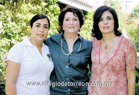 Tres generaciones: María Matilde Valdés Arellano, María Matilde García Valdés y María Matilde Campa García