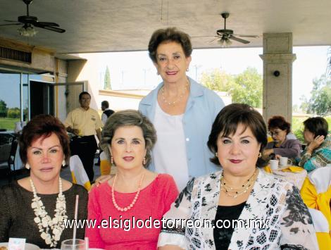 Queta de Izaguirre, Peggy de Isasi, Licha de Mena y María Elena de Fernández.