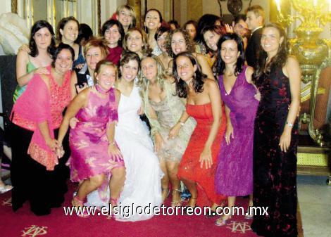 La novia con sus amigas madrileñas