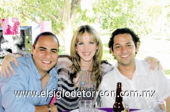 Jaime Burnes, Ma. Fernanda Gutiérrez de Burnes y Víctor Blankense.