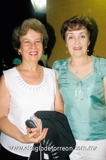 Guadalupe y Patricia Mares García, Nora Nely Bermúdez, María Rosa Láinez Potisek.